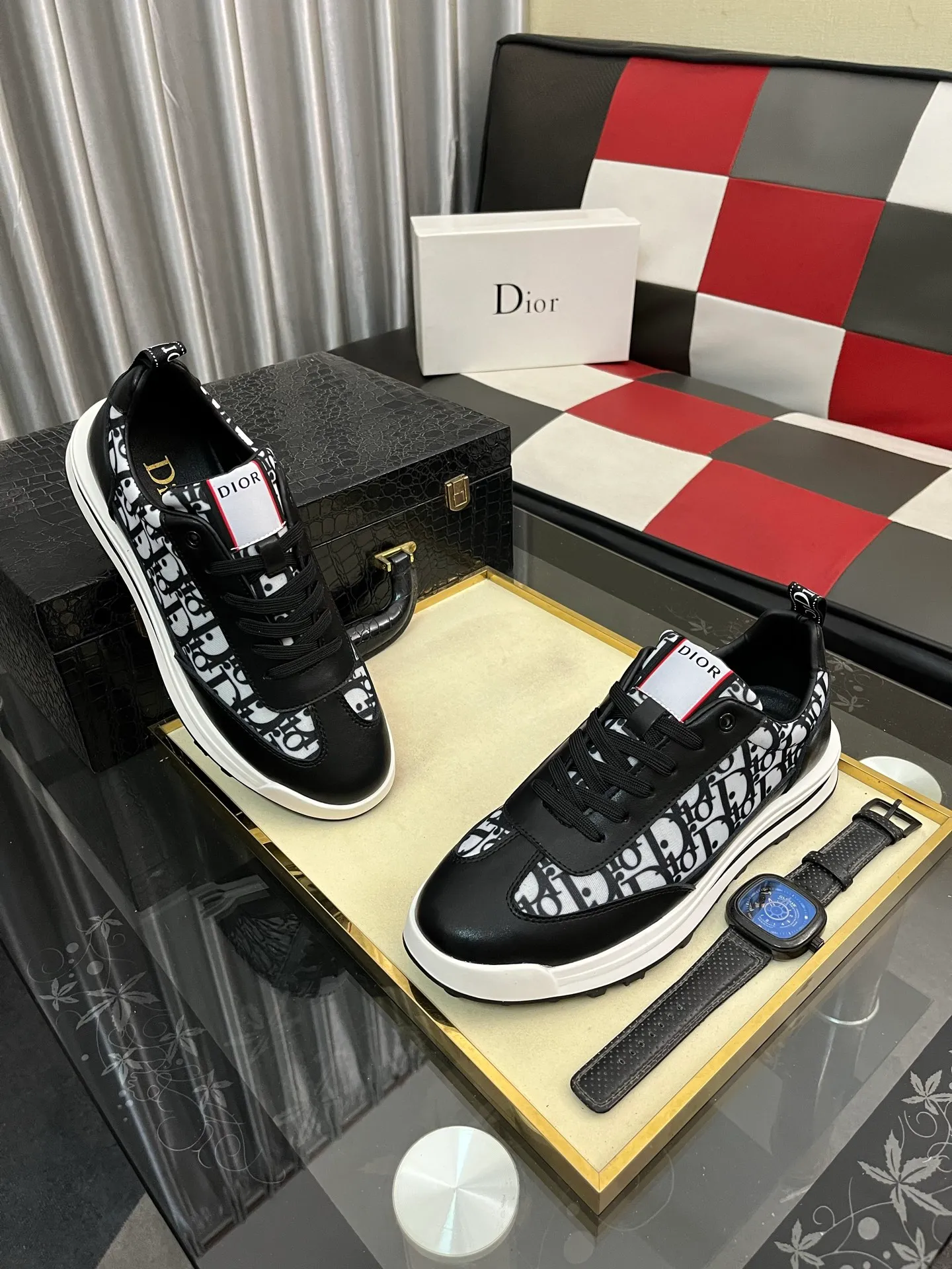 Men's shoes💰420⌚️⌚️[Dior] Dior's new men's genuine leather casual shoes, the highest version on the market, any comparison is welcome🆚! The original leather has excellent texture and is super high-end! Fetal sheep net lining imported from Italy, removable pad! Luxurious materials and fine workmanship, highly recommended! Code number: 38-443️⃣Colors available
